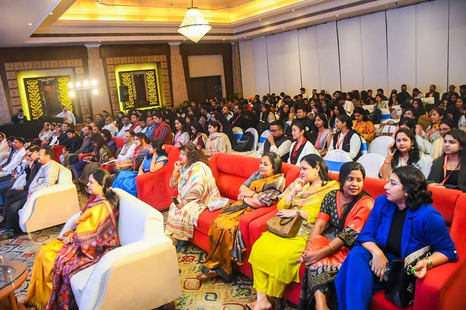 manasmitak's tweet image. ଭାରତୀୟ ଦନ୍ତ ସଙ୍ଗଠନ ଓଡ଼ିଶା ରାଜ୍ୟ ଶାଖା ପକ୍ଷରୁ ଆୟୋଜିତ ବାର୍ଷିକ ରାଜ୍ୟ ଦନ୍ତ ସମ୍ମିଳନୀ -୨୦୨୪ରେ ମାନନୀୟ ଉପ ମୁଖ୍ୟମନ୍ତ୍ରୀ ଶ୍ରୀଯୁକ୍ତ @KVSinghDeo1 ମୋତେ #SocialActivity ପାଇଁ ସମ୍ମାନିତ କରିଥିବାରୁ କୃତଜ୍ଞତା ଜ୍ଞାପନ କରିବା ସହ #ida ସଂଗଠନର ଆୟୋଜକ ମାନଙ୍କୁ ମଧ୍ୟ ଧନ୍ୟବାଦ ଅର୍ପଣ କରୁଛି ।
#DentalConference2024