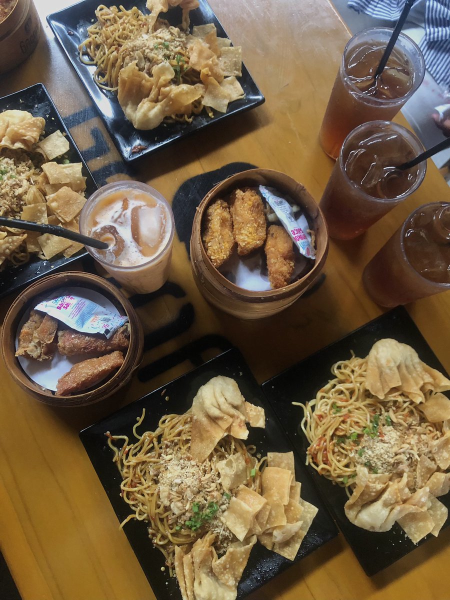 djiotie's tweet photo. 🤌🥢 https://t.co/MwxMPIbmRG
