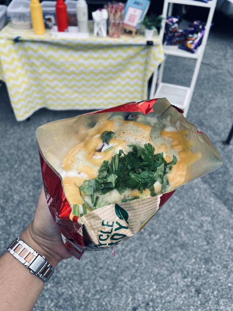 tshayzd's tweet photo. Semoga murah rezeki ko dik. Meniaga macam ni RM 10 je. Sos sampai banjir, daging sampai 2 senduk. Siap ada daun ketumbar. 3 jenis sos.

📍Dataran Lembah Kuala Kangsar https://t.co/zggFsq1n63