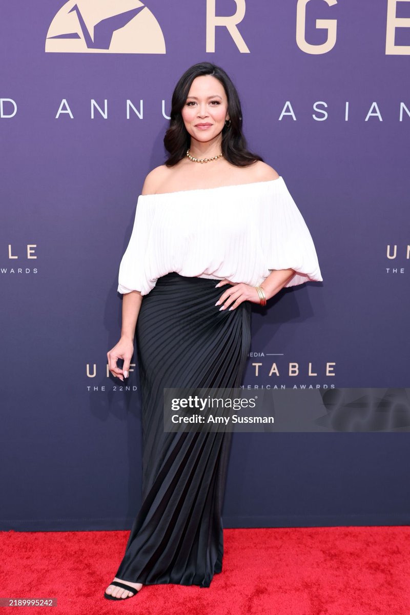 excuse me ?? the fit, the nails, the everything!!🤍 🧎🏼‍♀️