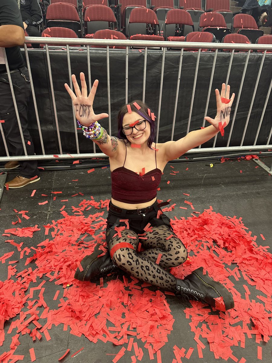 MOYYDEATH's tweet image. revisiting #POOPGATE rn