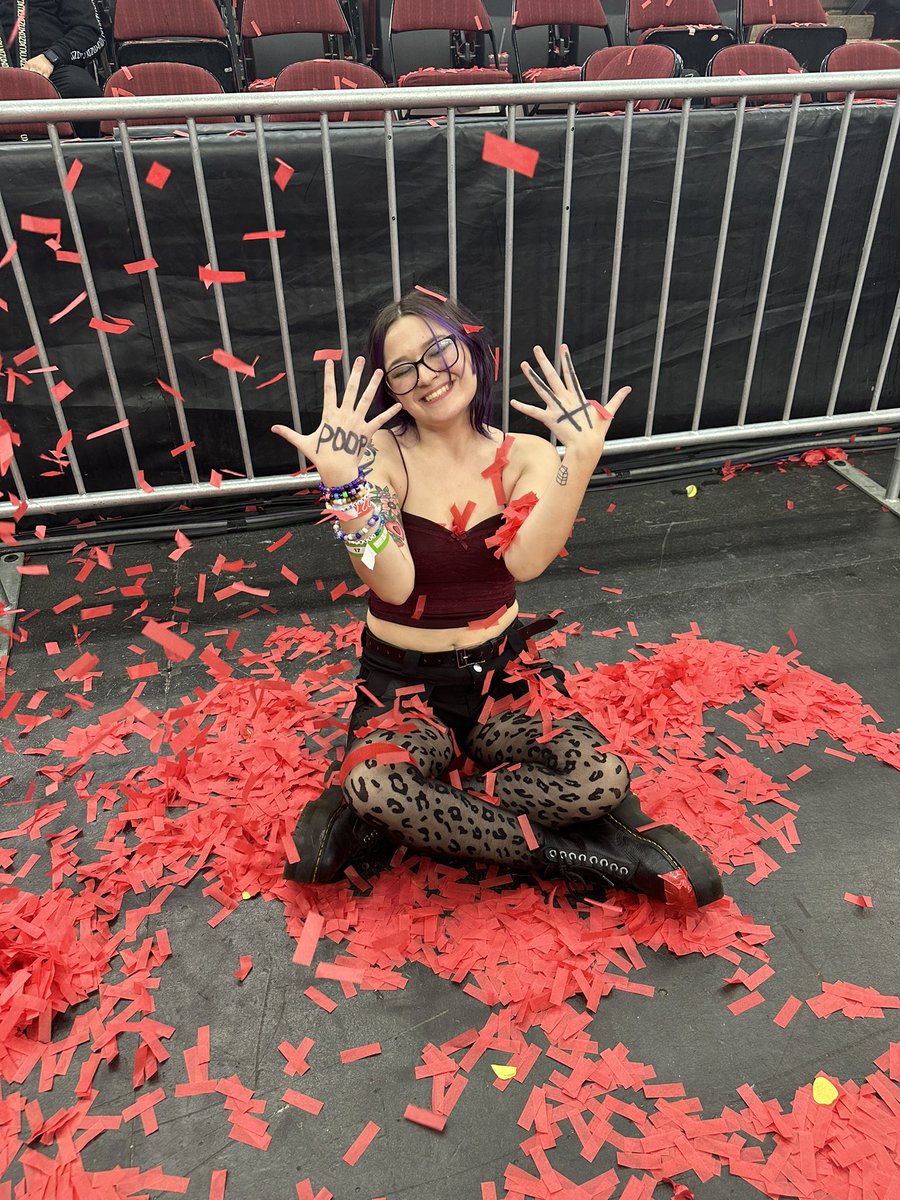 MOYYDEATH's tweet image. revisiting #POOPGATE rn