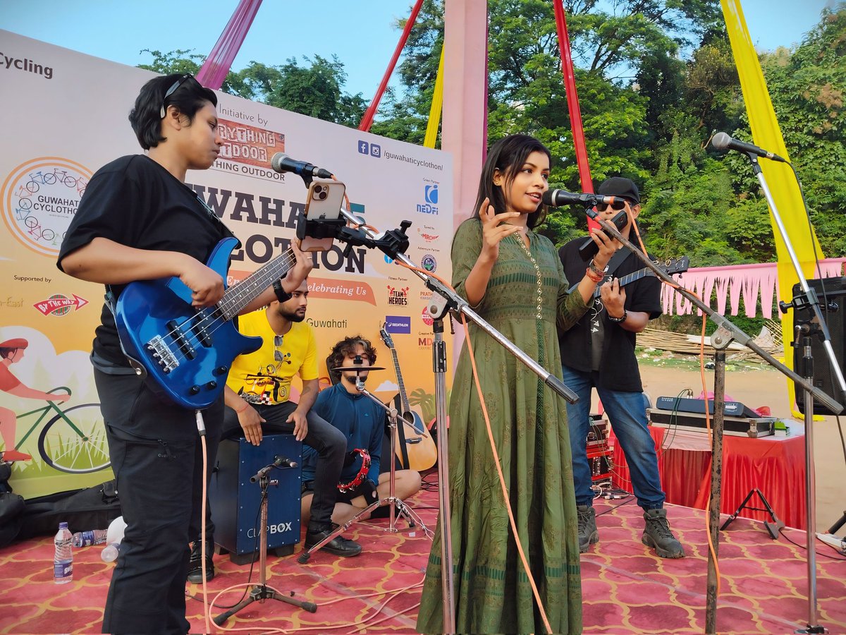 FolkAGeet's tweet photo. FolkAGeet performing live at an event in Guwahati, Assam.

Powered by: Everything Outdoor Northeast 
In association with: @musicmalt &amp; @indianortheast

#live #jamsession #live https://t.co/HmIGVB5BIr