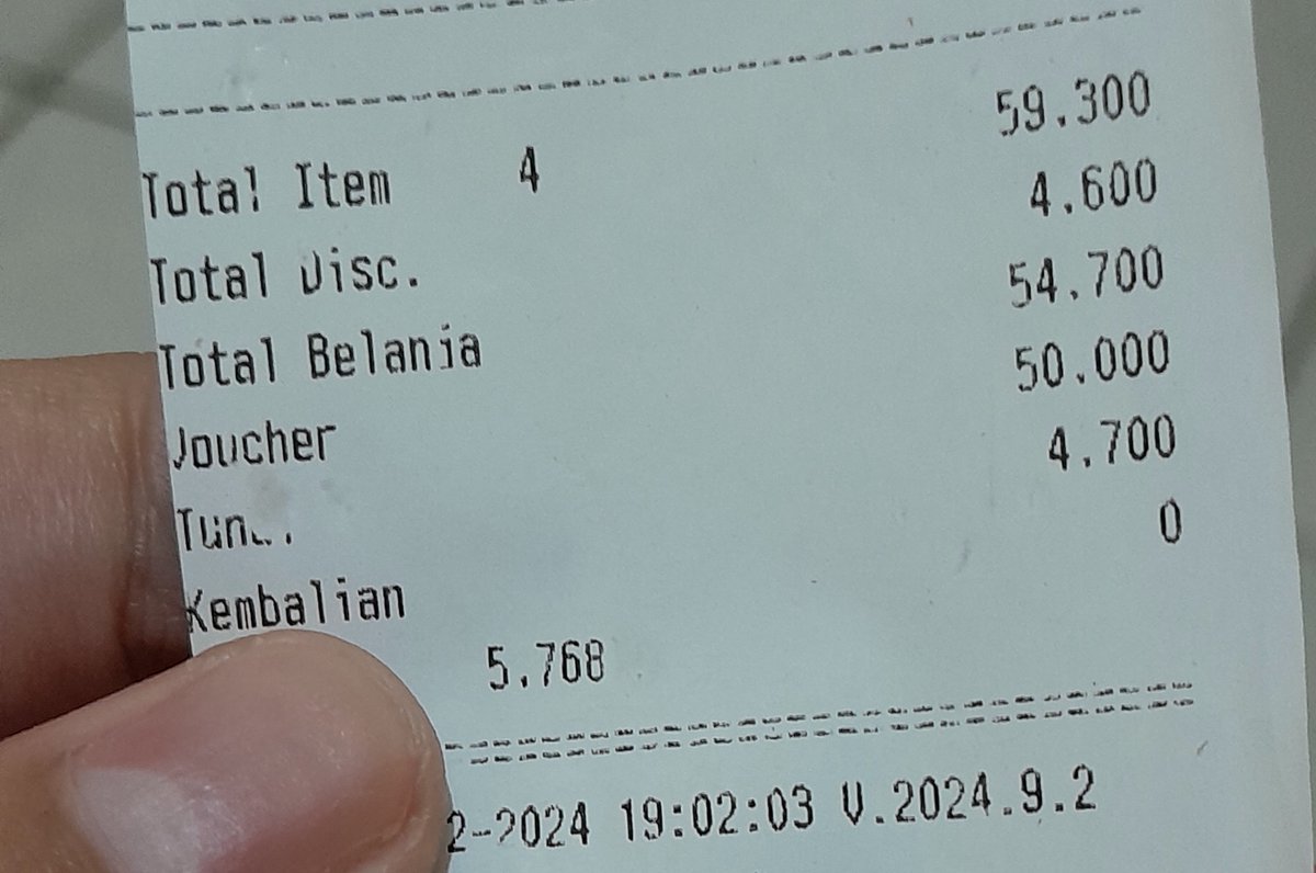 firalogi's tweet photo. belanja di alfamart pake voucher dari attapoll sama toluna. lumayan.. https://t.co/ra7h0sLPNs