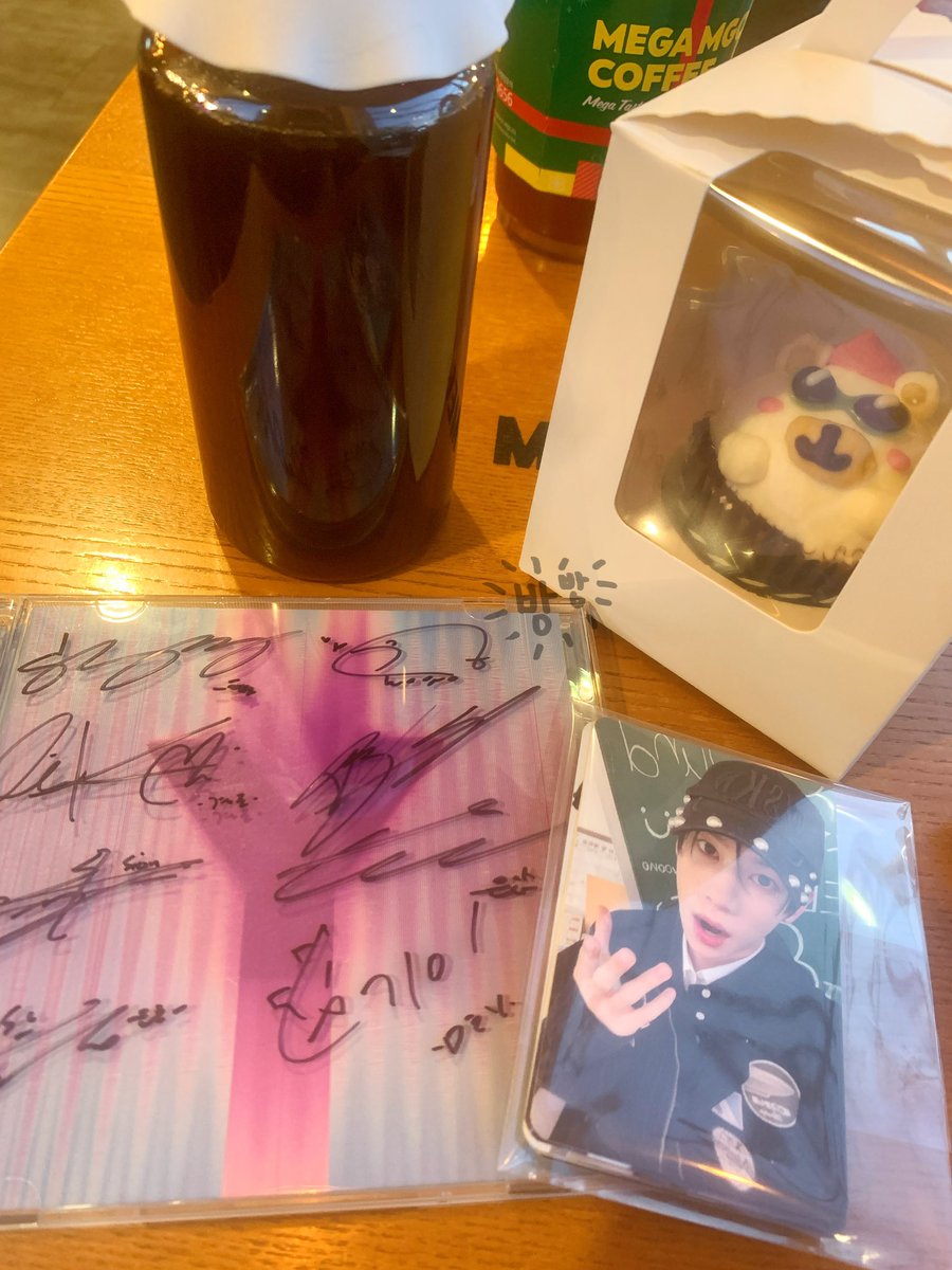 방방방ྀི👉 tweet media