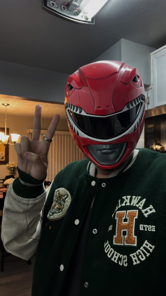 DaHoneyBooBoo's tweet photo. This year kinda ate with nerd purchases… #xmen #powerrangers https://t.co/NaKehjM4tQ