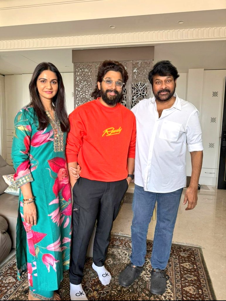 ManobalaV's tweet photo. Allu Arjun - Chiranjeevi🖼️ https://t.co/c8cTaRBanA