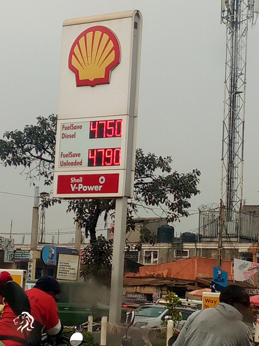 YSsempogo's tweet photo. Ssi sitoole, ssi kiwaani maani wange. 

The prices are going down.  That's Shell Gayaza. Same price/s at Shell Ku Mbuzi. 

#UNOCSoleImportation https://t.co/VOMrgJUeBk