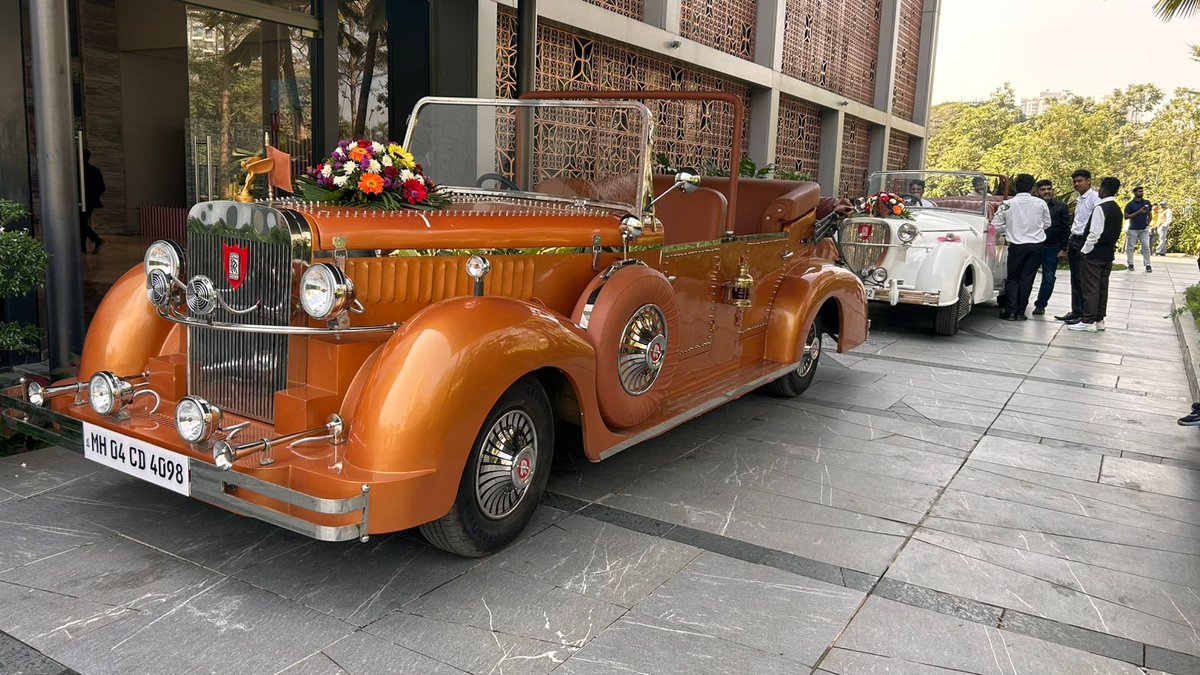 Kalpataru Immensa A,B &amp; C wing possessions started today. It will be done in a phased manner. 

We hope very soon other wings (D,E,F,G,H) will also get OC and possession can be started.

We also hope the quality of homes is good.

Today a Royal treatment is given to customers.