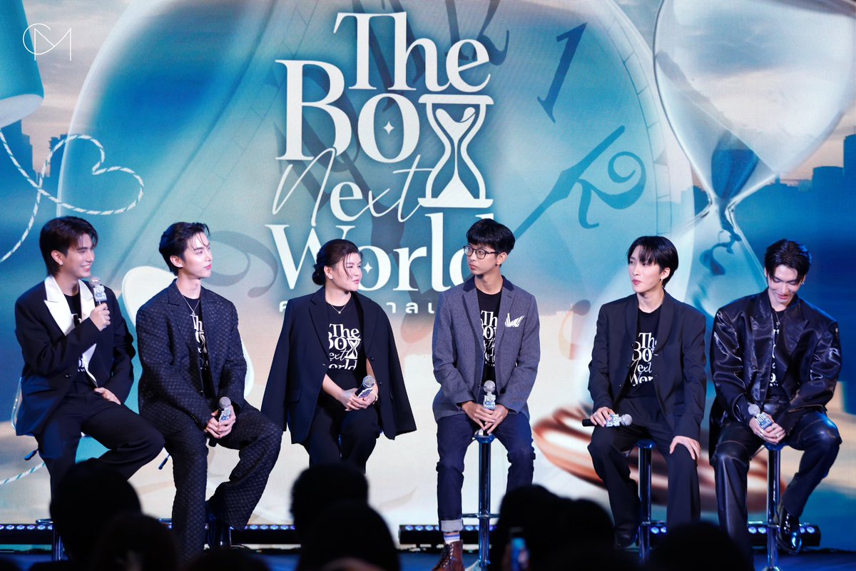 CM2Connect's tweet photo. ร่วมพูดคุยกับนักเขียนและนักแสดงบนเวที นำโดย “ บอส , โนอึล , โฟร์ท และ โดนัท ” ในงานเปิดตัวซีรีส์ “ The Boy Next World Series ” คนละกาลเวลา⏳ 

TBNW PRESS CONFERENCE

#TheBoyNextWorldSeries
#TheBoyNextWorld
#คนละกาลซีรีส์
#Bosschaikamon #Noeulnuttarat
#BossNoeul #BoNoh
#MagentaBoy
#fforthpcsp
#donutspw
