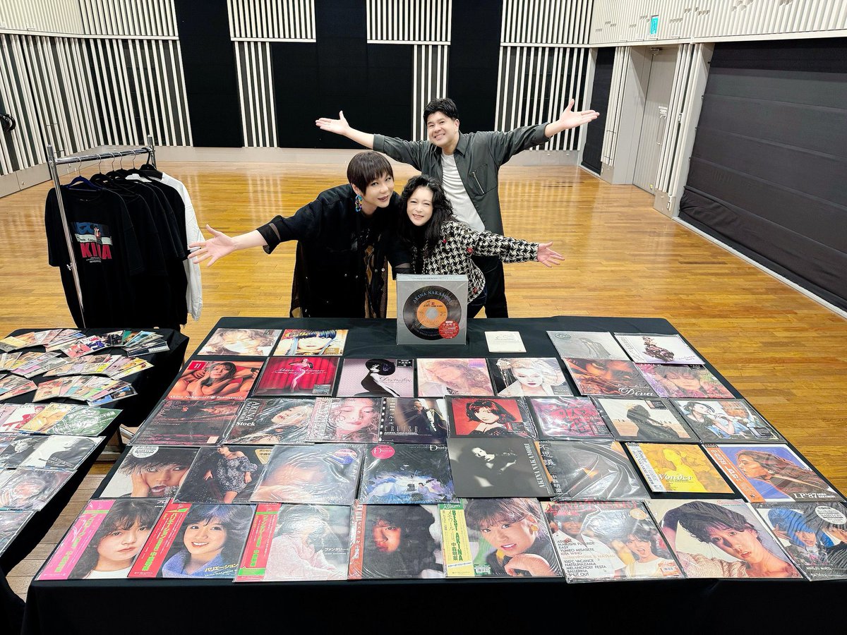 1242_PR's tweet photo. こちら全てミッツさんの私物です！

 #中森明菜のオールタイムリクエスト https://t.co/9ja6Z0NG1Q