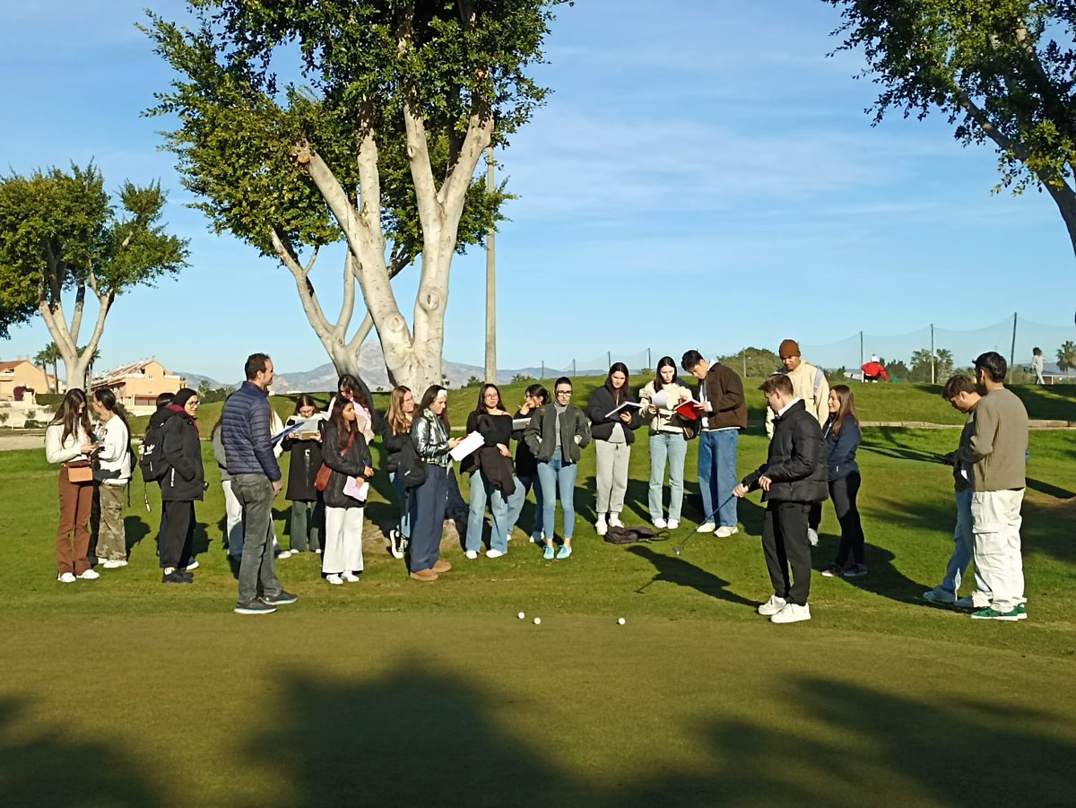 GeografiaUa's tweet photo. Viernes de salidas de campo

asignatura: Tipologías turísticas de 2º curso del grado en Turismo

Lugares: Alicante golf, Marina Miramar en Santa Pola y PN del Hondo, Elche.

profesorado: Isabel Sancho y José Antonio Larrosa

#turismo #geografia #geografiaua https://t.co/aMGzckAuqT
