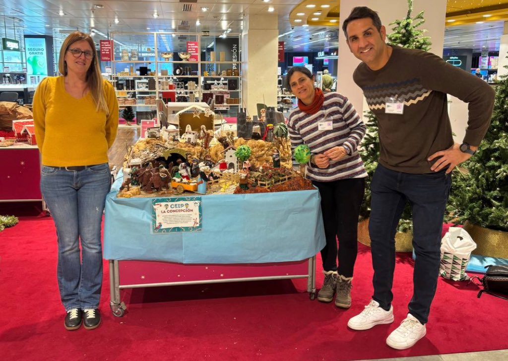 Con gran ilusión, participamos en el concurso de belenes del Corte Inglés de Cartagena. Realizado por la comunidad educativa de nuestro centro. Está expuesto estos días de Navidad en la sexta planta. <a href="/AytoCartagenaES/">Ayuntamiento de Cartagena</a> #belenes