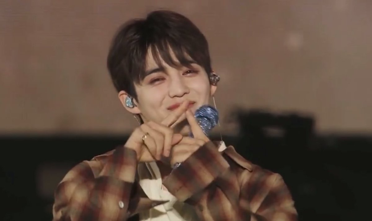 seungcheolbliss's tweet photo. seungcheol’s aegyo 😭 https://t.co/J1I1XJowaL