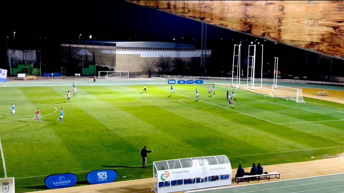 EMancheguista's tweet photo. @CDManchegoCReal @CDPedroneras Gol fantasma que dan por legal, el árbitro no lo iba a pitar, fue el línea. Dos goles ilegales, se han cubierto de gloria https://t.co/bEODJ9MpUJ