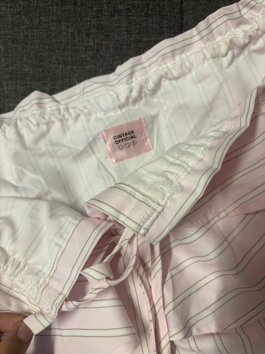 LPrakrobkit's tweet photo. ⭐️ Cintage คอลนี้น่ารักมาก

💕 320

🧚‍♀️ ตน: - 

#ส่งต่อเสื้อผ้า #ส่งต่อเสื้อผ้ามือสอง #โล๊ะตู้ #ส่งต่อเสื้อผ้ามือ2 #เสื้อสายเดี่ยว #เสื้อผ้ามือสอง #เสื้อผ้ามือ2 #ส่งต่อเสื้อผ้าสภาพนางฟ้า #cintage https://t.co/wJcffXe8AX