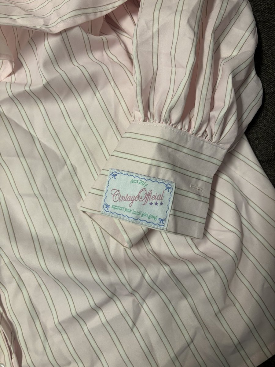 LPrakrobkit's tweet photo. ⭐️ Cintage คอลนี้น่ารักมาก

💕 320

🧚‍♀️ ตน: - 

#ส่งต่อเสื้อผ้า #ส่งต่อเสื้อผ้ามือสอง #โล๊ะตู้ #ส่งต่อเสื้อผ้ามือ2 #เสื้อสายเดี่ยว #เสื้อผ้ามือสอง #เสื้อผ้ามือ2 #ส่งต่อเสื้อผ้าสภาพนางฟ้า #cintage https://t.co/wJcffXe8AX