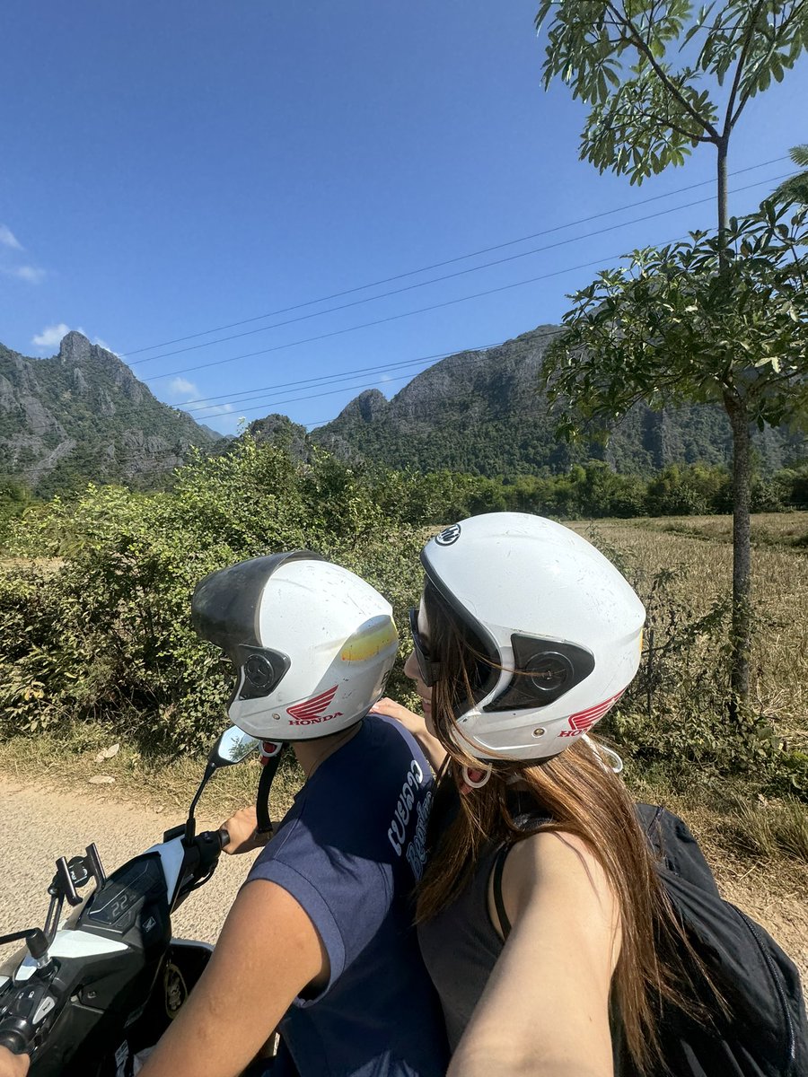 m____21y's tweet photo. ヴァンヴィエンでは1日1100円でバイクレンタル🛵バイク旅にハマり中🌿

#ラオス https://t.co/qqYeudhYBX