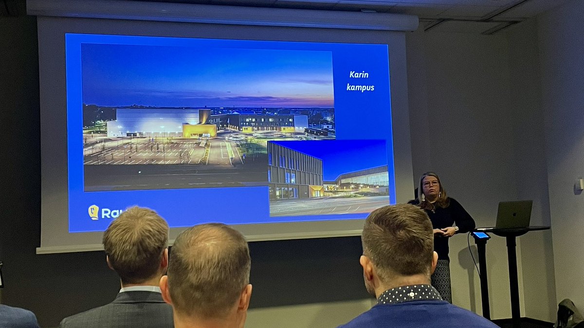 JaanaTulla's tweet photo. Kiitos tuesta urheilulle @raumafi 👏 Erinomainen esitys @SoileStrander salibandyn MM-kisoissa Malmössä! Suurta panosta kaupungilta niin olosuhteissa, tapahtumissa kuin seurojen taustalla! @Salibandyfi @Olympiakomitea https://t.co/Y5APFOFeac