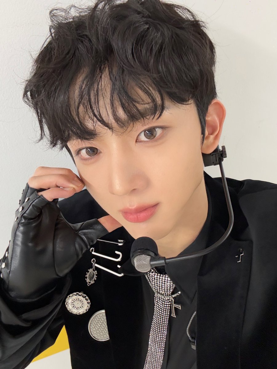 EVNNE_official's tweet photo. MUSIC BANK GLOBAL FESTIVAL in JAPAN 💫🎤💕

#EVNNE #이븐
#유승언 #YOOSEUNGEON https://t.co/iReHwedlr5
