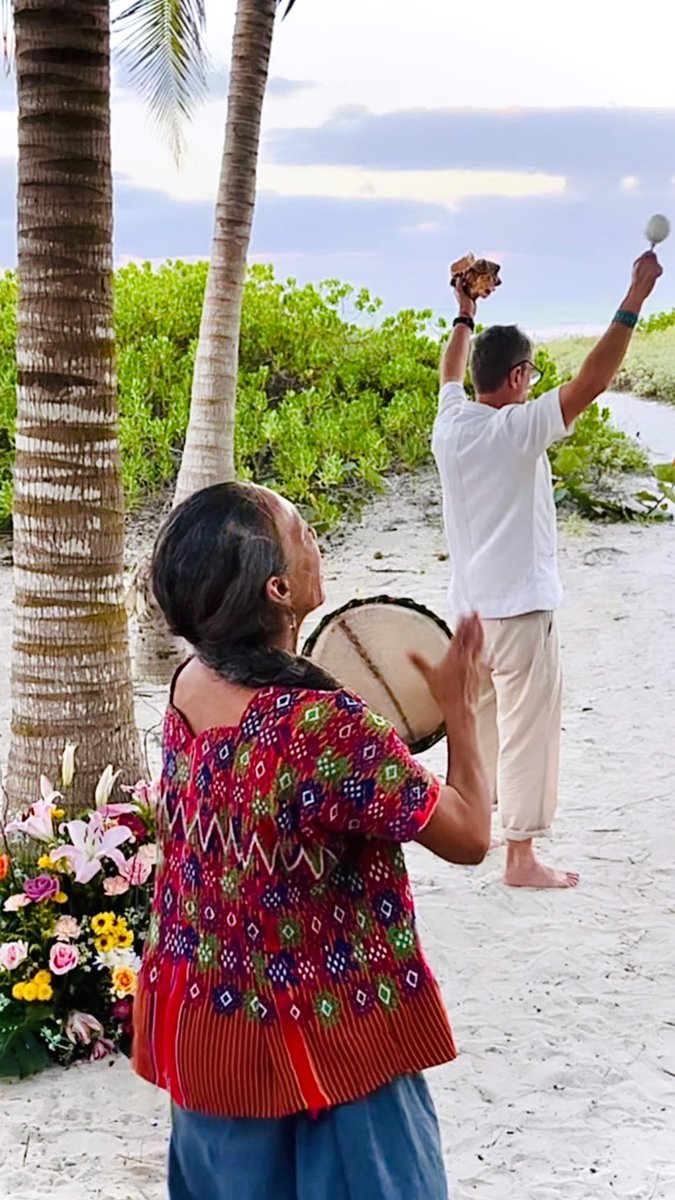 samiealachrafi's tweet photo. Here in the Yucatán Peninsula where Mesoamerican Shamans are the keepers of Indigenous knowledge passed down over thousands of years.

𝘌𝘭𝘦𝘷𝘢𝘵𝘦 𝘺𝘰𝘶𝘳 𝘤𝘰𝘯𝘴𝘤𝘪𝘰𝘶𝘴𝘯𝘦𝘴𝘴 𝘢𝘯𝘥 𝘺𝘰𝘶 𝘦𝘭𝘦𝘷𝘢𝘵𝘦 𝘺𝘰𝘶𝘳 𝘳𝘦𝘢𝘭𝘪𝘵𝘺.

#consciousleadership #time4humanity https://t.co/pFyV57lu27