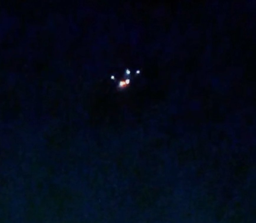 DarcyCreaturo's tweet photo. Are we really going to just sit around and wait for the government to mansplain this Drone thing again? I  have a bad feeling like an early February 2020 pre covid feeling. 
Someone needs to tell us what the h3ll is coming cuz something IS coming. #justsayin  #dronesightings https://t.co/E0GZ36b8EJ