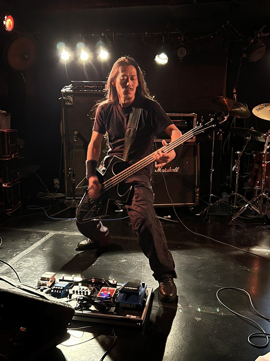 kbp1121's tweet image. ダウンピッキングの嵐。目の前で観れて最高の贅沢。ありがとうございました。
#defiled
#ベースってかっけーなー