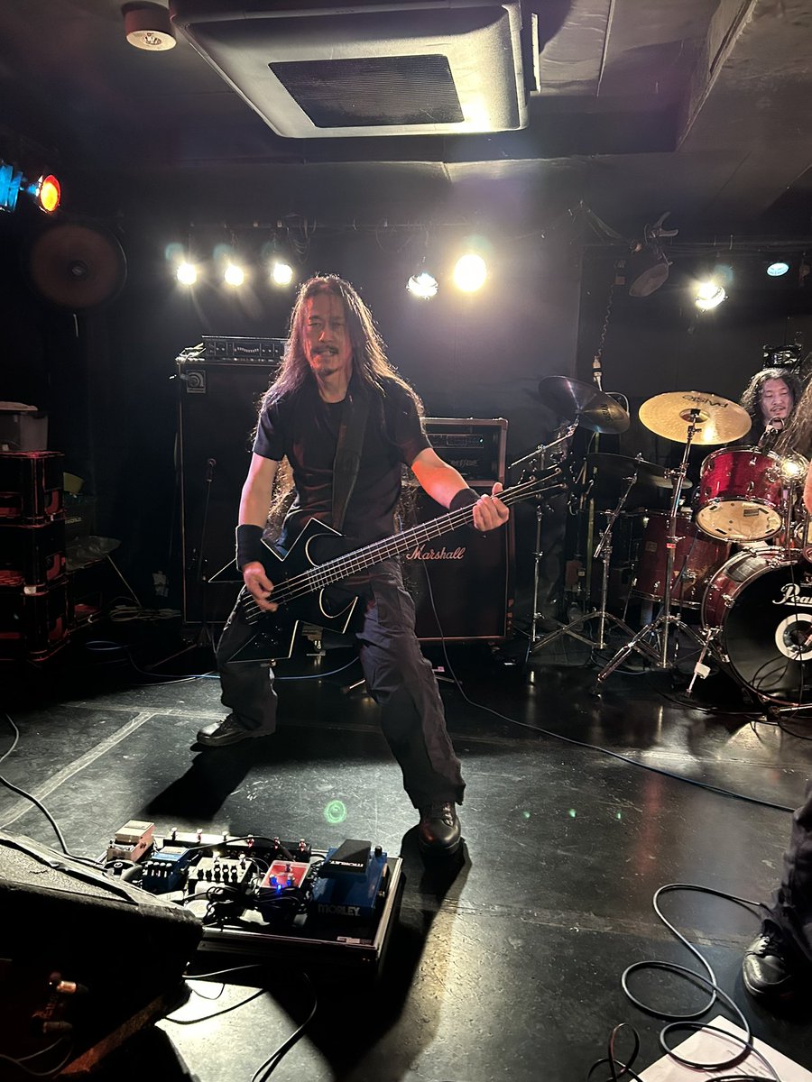 kbp1121's tweet image. ダウンピッキングの嵐。目の前で観れて最高の贅沢。ありがとうございました。
#defiled
#ベースってかっけーなー