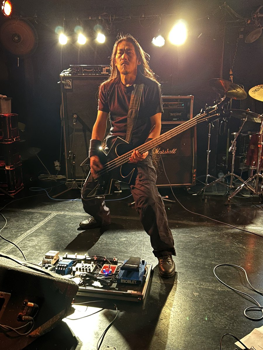 kbp1121's tweet image. ダウンピッキングの嵐。目の前で観れて最高の贅沢。ありがとうございました。
#defiled
#ベースってかっけーなー