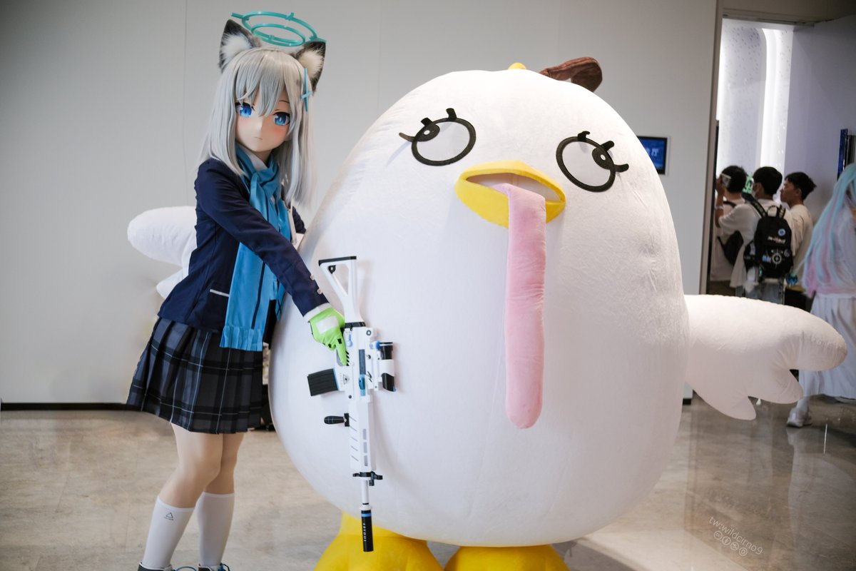 佩洛洛大人在我手上

📷：<a href="/Aakkong_/">Aakkong</a> 
#BlueArchive #砂狼シロコ #砂狼白子 #kigurumi #着ぐるみ