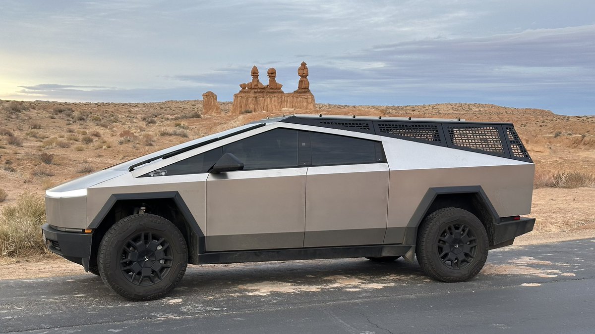 Cybertruck0001's tweet image. T minus 36 hours til Hyper Camper pickup.  #overlanding #camping #offroading #solar #batteries #onboardEVcharging.