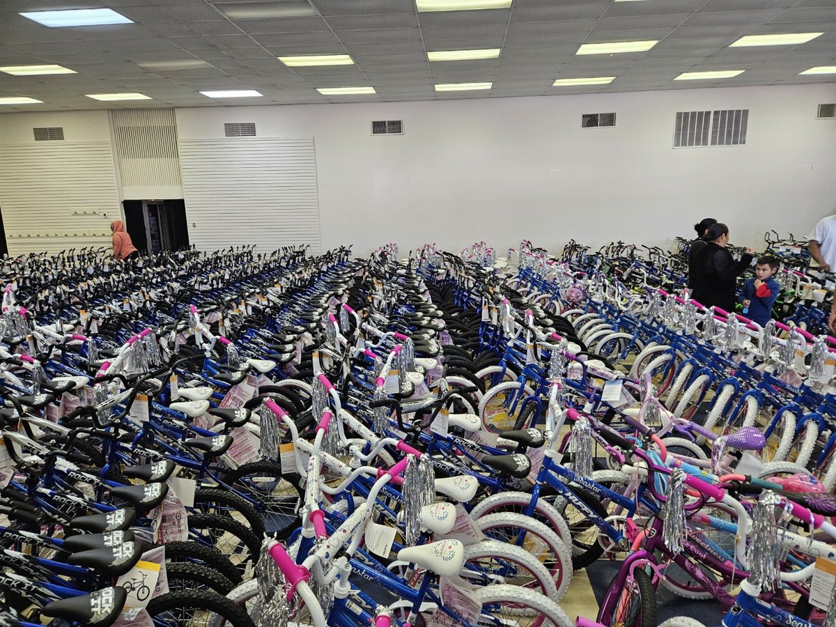 AMNTX18u's tweet photo. We served at Mission Arlington today, delivering bikes to children in the community. #BeingOfService https://t.co/0vrjanTRBa