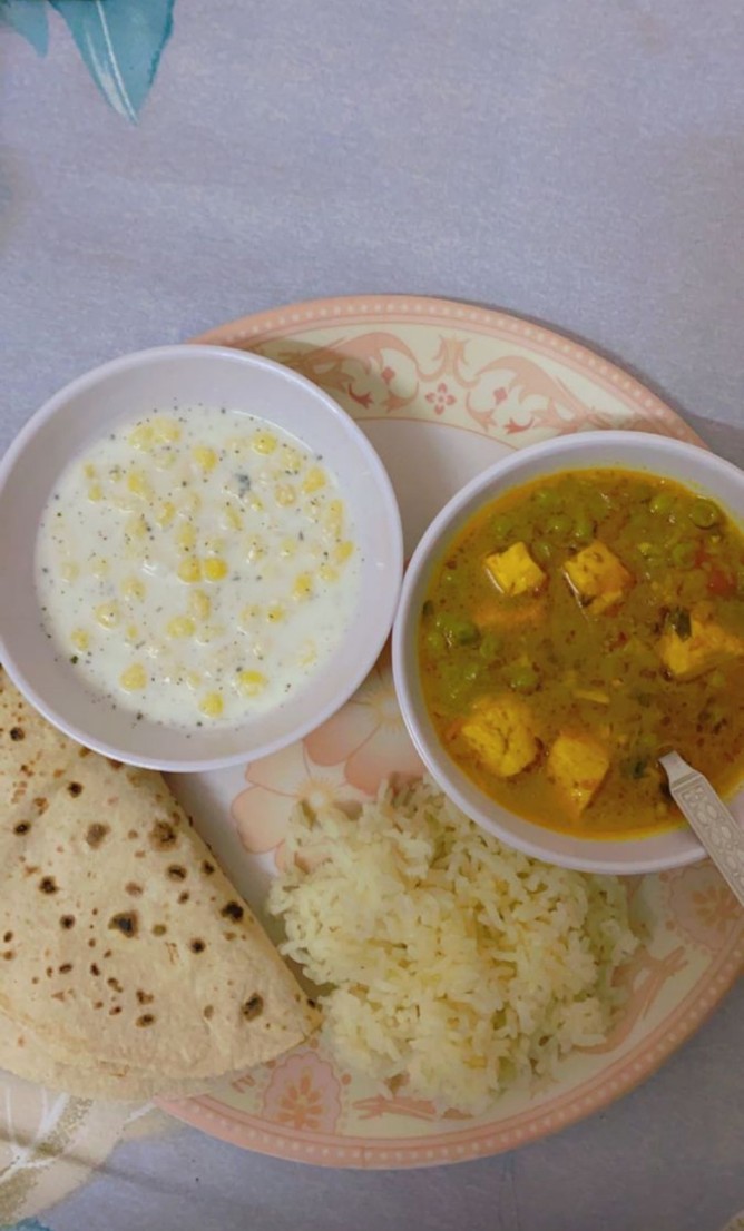 A good breakfast is the key to a good day 🥪🥣

आ जाओ नाश्ता कर लो सभी 🤤