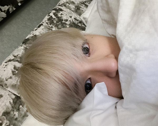 allforljn's tweet photo. this genre of jeno selcas 🥺 https://t.co/ytKXhixEPU