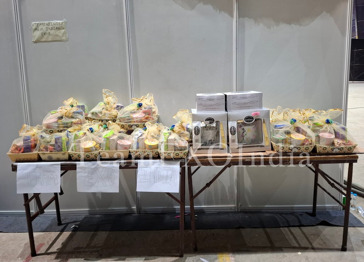 TeamEXOIndia's tweet photo. 🏷 FOOD SUPPORT 🏷

TeamEXOIndia, on behalf of all Indian EXO-Ls, prepared a food support for #XIUMIN, #CHEN & the team. The support included two cakes, a variety of Korean and Indian snacks, and a curated Indian sweets box.

Thank you Indian EXO-Ls,  for helping us make this project a success. ❤️🙏
#시우민_첸_함께_12월의기적
#MIDwithXIUMINxCHEN

@INB100_official @CHEN_INB100 @XIUMIN_INB100 @KtownfestivalMI