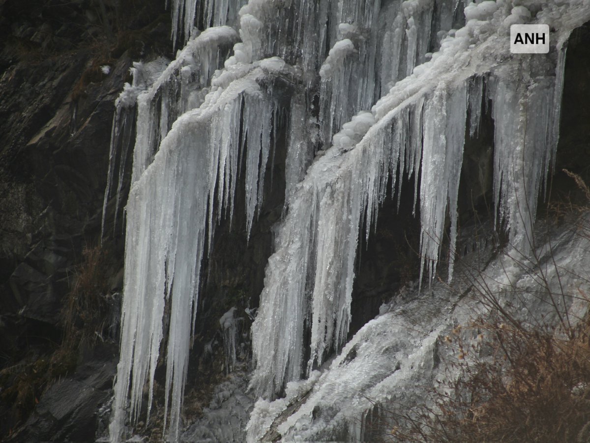 AsianNewsHub's tweet photo. Frozen beauty of Drang, Tangmarg: Nature’s winter charm in North Kashmir
Photos #Sahilmir https://t.co/uXJfRUQrbH