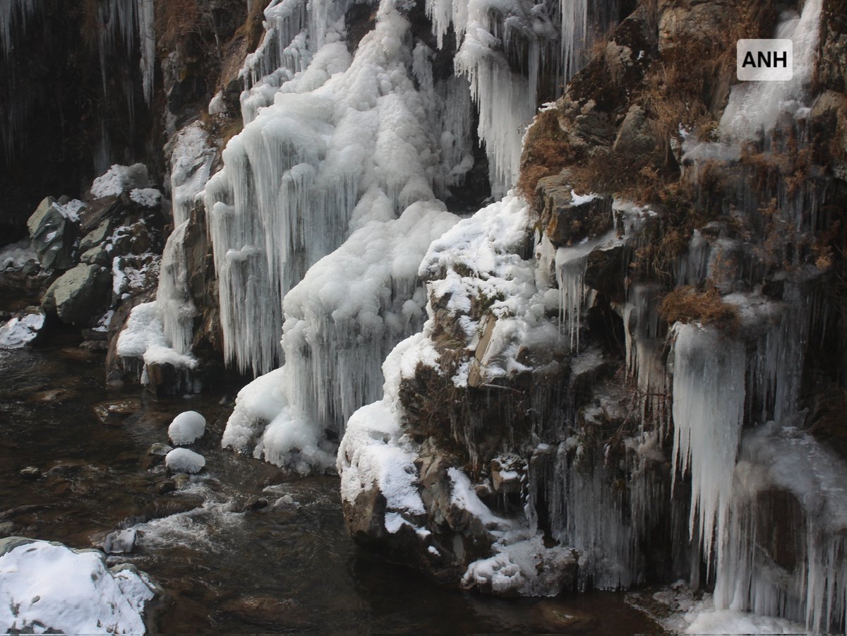 AsianNewsHub's tweet photo. Frozen beauty of Drang, Tangmarg: Nature’s winter charm in North Kashmir
Photos #Sahilmir https://t.co/uXJfRUQrbH