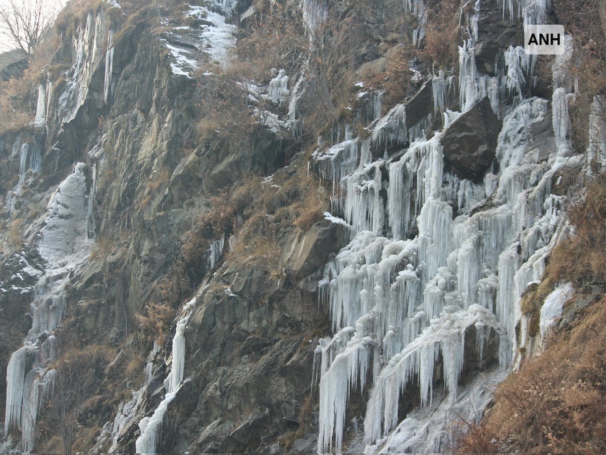 AsianNewsHub's tweet photo. Frozen beauty of Drang, Tangmarg: Nature’s winter charm in North Kashmir
Photos #Sahilmir https://t.co/uXJfRUQrbH