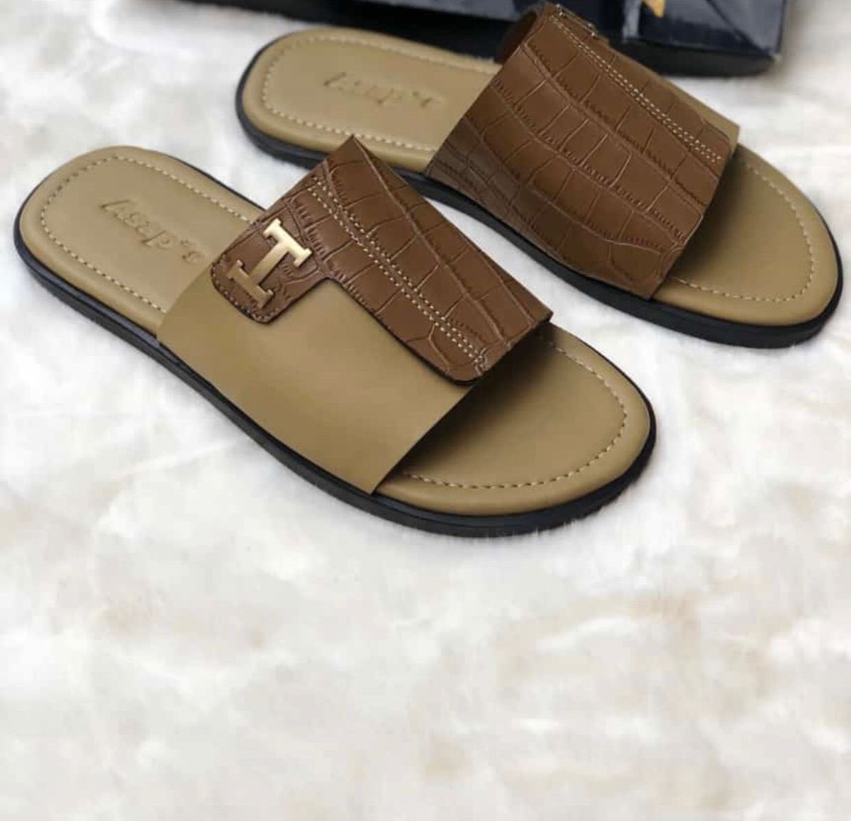 HMSshoes's tweet photo. Single repost can go a long way.
Location kaduna 
Nationwide delivery 
8K each   
07060778415
Don Allah repost for me

Na OS Olosho Yahweh Man City Femi Adebayo https://t.co/vvsdSNYLQr