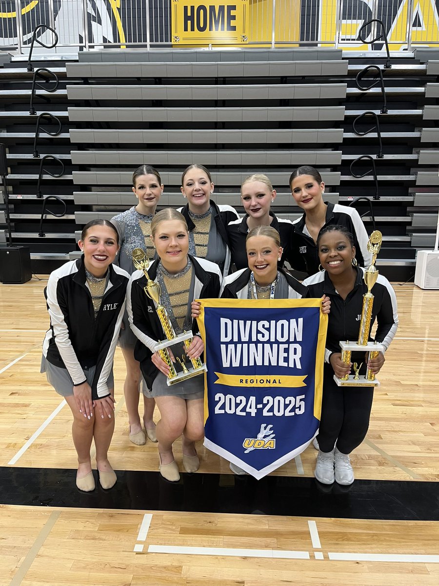 UDA Regionals 2024!! 🥇 1st in the region Intermediate Varsity Jazz 🥈 2nd in the region Intermediate Varsity Hip Hop. So proud of this team, the hard work that’s already happened and hard work that’s yet to come!