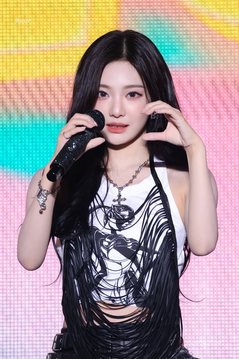 ningning (@ningshourly) on Twitter photo 