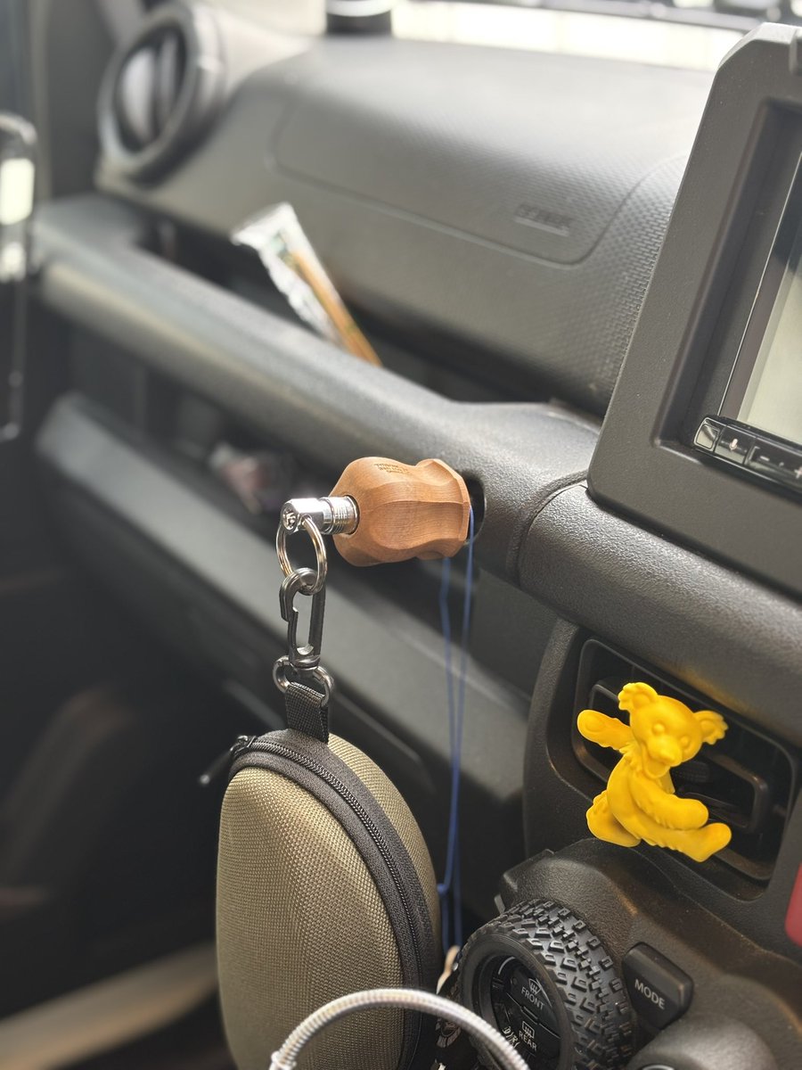 Mahbow4's tweet photo. これをこう。
#JB64 #ジムニー #jimny
#Mactool #マックツール #マック #限定グリップ https://t.co/yNES610pKL