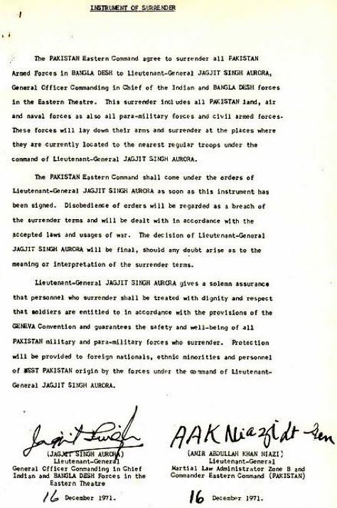Suhani35642811's tweet photo. 1971 India-Pakistan war,which lasted for 13 days, was one of the shortest wars in History. India Won the War, took 93,000 Pakistani prisoners which was also the largest military surrender after World War Il,and Liberated 75 million people of Bangladesh #PakSurrenderDay#vijaydiwas https://t.co/J91B51B4dt