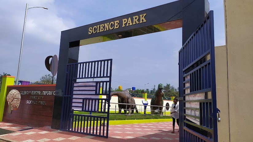 TheSalemNew's tweet photo. #Salem to get it's 2nd #SciencePark by Salem Corporation 👩‍🔬🔬 

#SalemCorporation invited bids to construct District Science Park 🔭

Location 📍: Near Varma City, Ward 9, #Ammapet Zone
Cost 💰: ₹3.22 Crores

🔸Park is coming up with 70+ #Science Models 🧬 with Kids Play Area. https://t.co/ODLxE7ZD9B