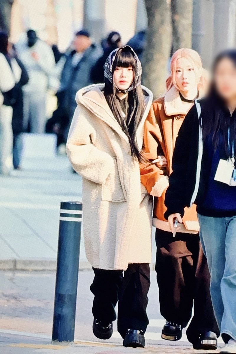 Lively_0211's tweet photo. 241215 오늘의 보으니🖤

#클라씨 #CLASSy #박보은 #보은 https://t.co/AVxNC6MXKT