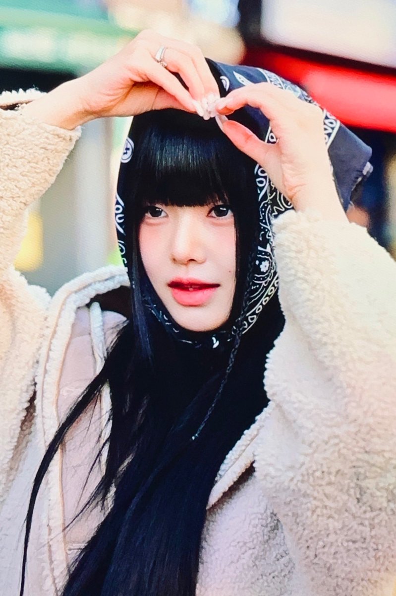 Lively_0211's tweet photo. 241215 오늘의 보으니🖤

#클라씨 #CLASSy #박보은 #보은 https://t.co/AVxNC6MXKT