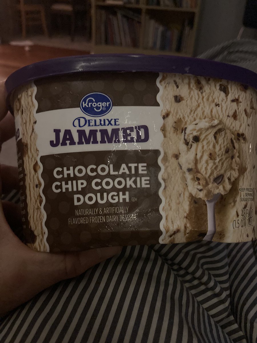 mazama_cap's tweet photo. Worst ice cream ever! I’ve never never never thrown out a full carton but this one hit the bin after a couple bites. Between the tasteless cookie dough and the banana hints in the vanilla you’ve really outdone yourself, kudos @kroger https://t.co/c5GBLufVQu