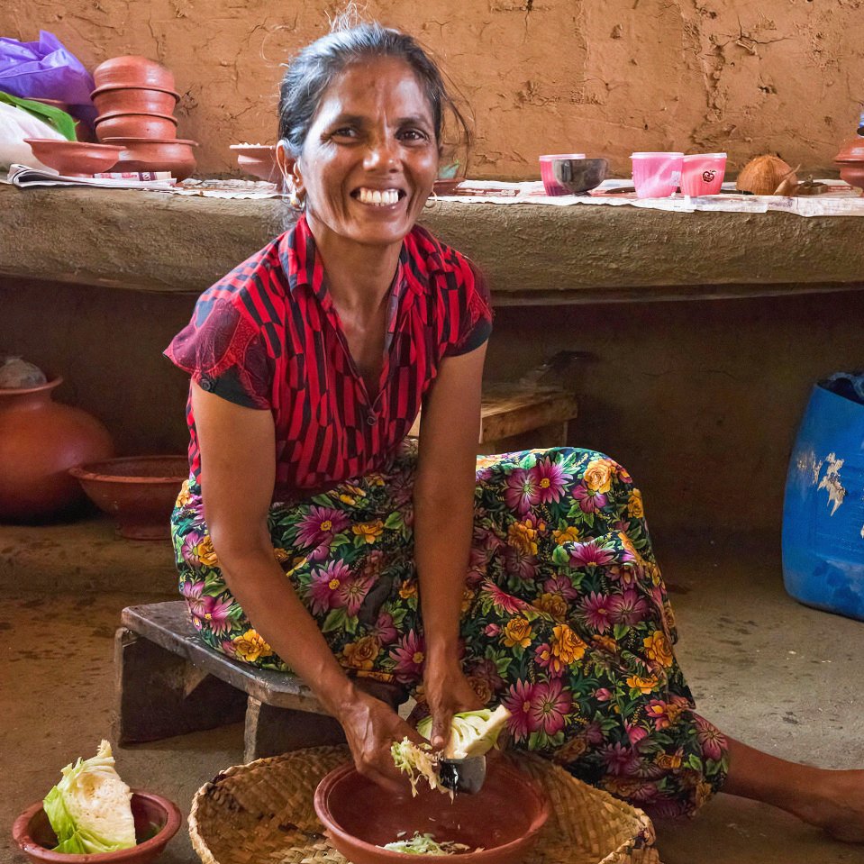 simplytgt's tweet photo. Experience Sri Lankan cuisine with a local family! Learn to mix spices, make coconut curries, and cook jackfruit curry and pol sambol. Visit the market, crack coconuts, and enjoy a home cooked lunch. #TGTImmersive #TGT #SimplyTravelGate #TGExperience #MudHutKitchen #srilanka https://t.co/NANdzFcegu