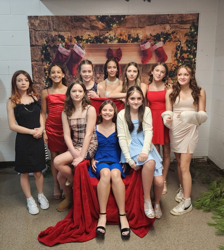 marion_wv's tweet photo. Tune In! Mannington Middle School's first Snowball Dance, sponsored by the PTO tonight. What a great time!  The dance ended with a Snowball fight and good memories. ❄️💚 https://t.co/tu9Uk0PHon