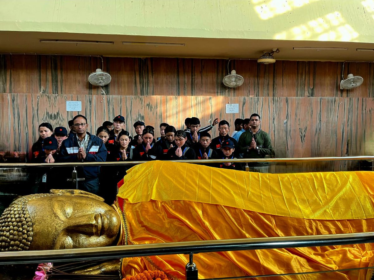 diprotawang's tweet photo. Day 3 of the #spiritualjourney
The young minds from Jemithang,Tawang explored the serene beauty of #Kushinagar.
Witnessing the final resting place of the Buddha.
#Jemithang #Kushinagar #OPSadbhavana #BuddhistCircuit
#Buddhism
#Peace https://t.co/QxNNAcDMce